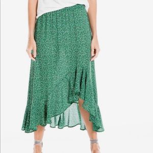 Max Studio skirt—green ditsy floral print, high-low, great all year—*read!
